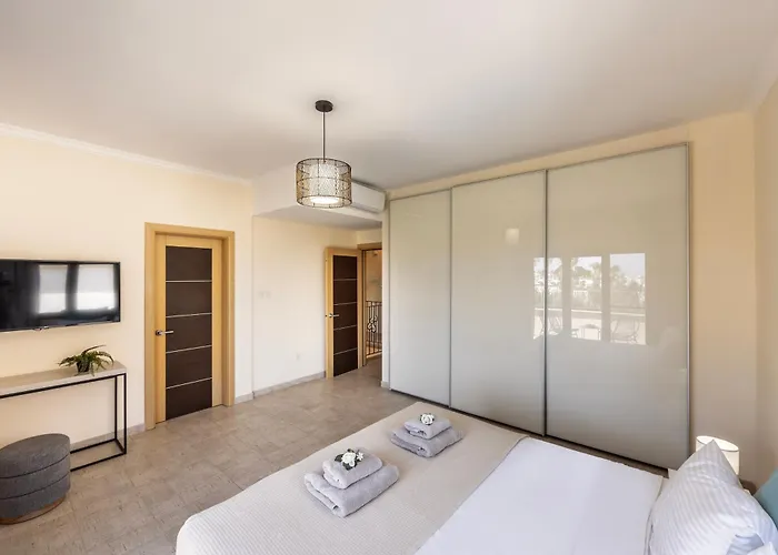 Sunnyvillas: 4br Seafront Villa*private Pool*bw44